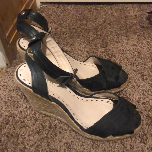 Coach Platforms - Picture 2 of 3